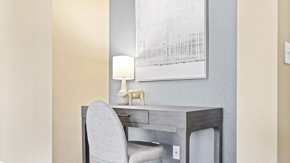 Landing Modern Apartment with Amazing Amenities (ID8612X34) Apartment in Pinellas Park