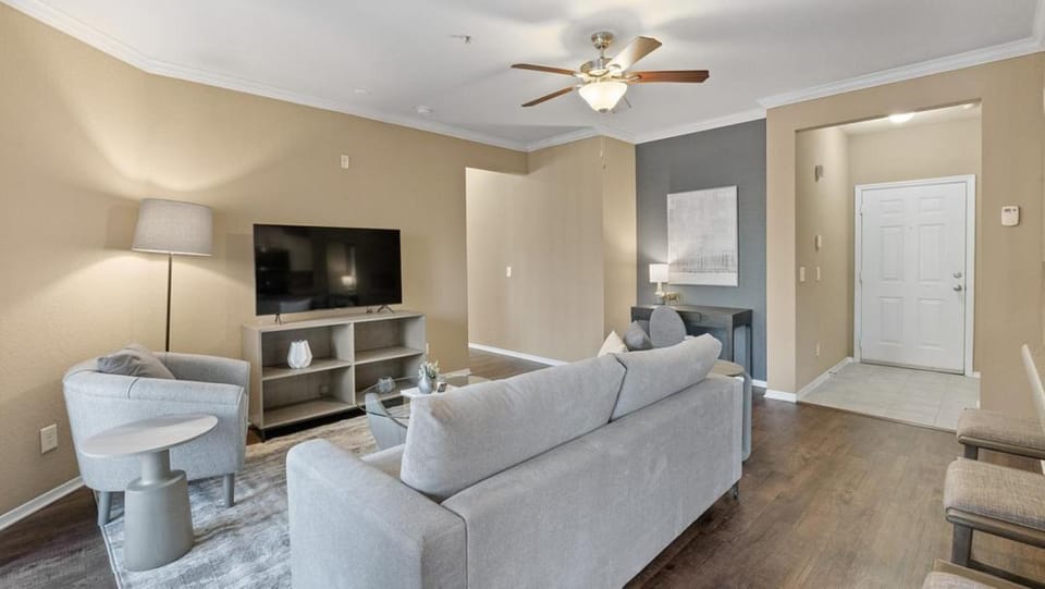 Landing Modern Apartment with Amazing Amenities (ID8612X34) Apartment in Pinellas Park
