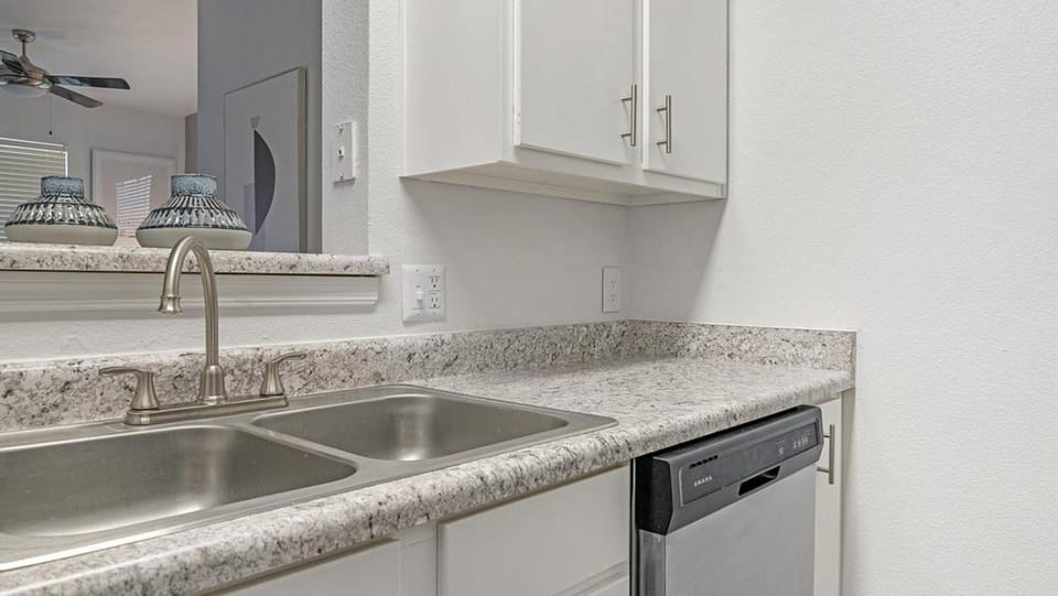 Landing Modern Apartment with Amazing Amenities (ID1390X000) Apartment in Tucson