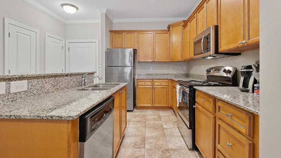 Landing Modern Apartment with Amazing Amenities (ID7187X91) Apartment in Greensboro