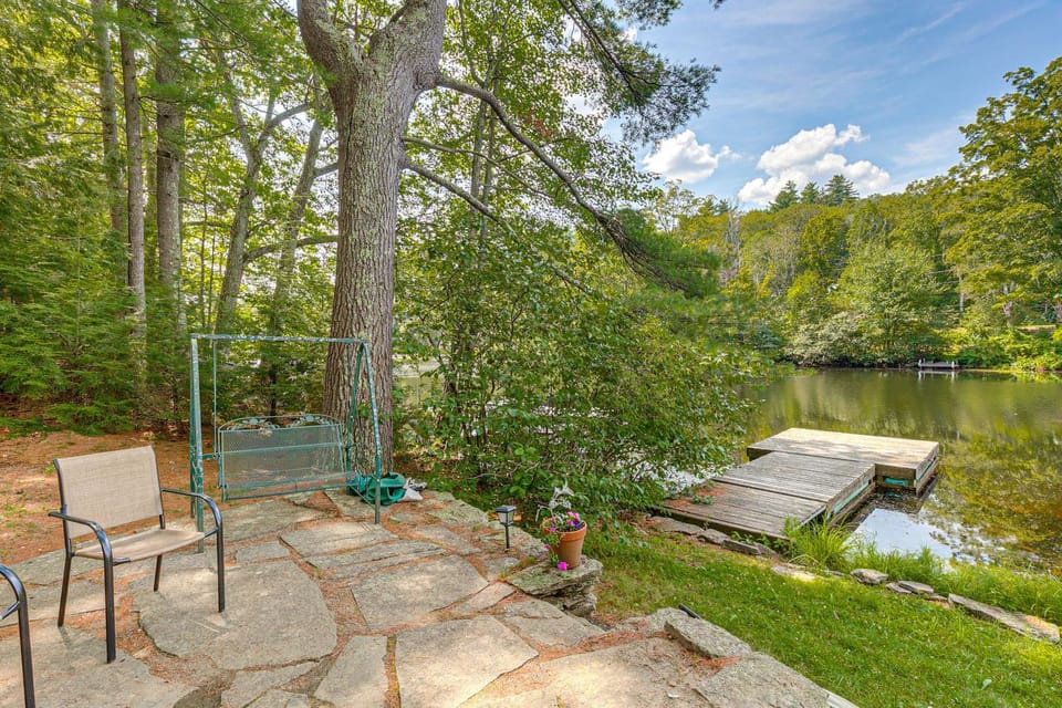 Lakefront Bradford Cottage w/ Dock, Near Skiing! House in Newbury