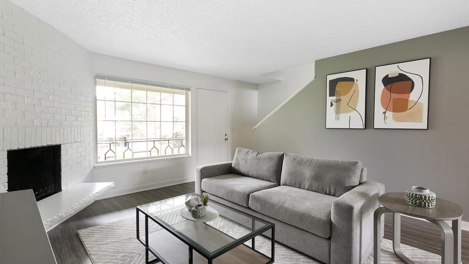 Landing Modern Apartment with Amazing Amenities (ID9275X37) Apartment in Lynnwood