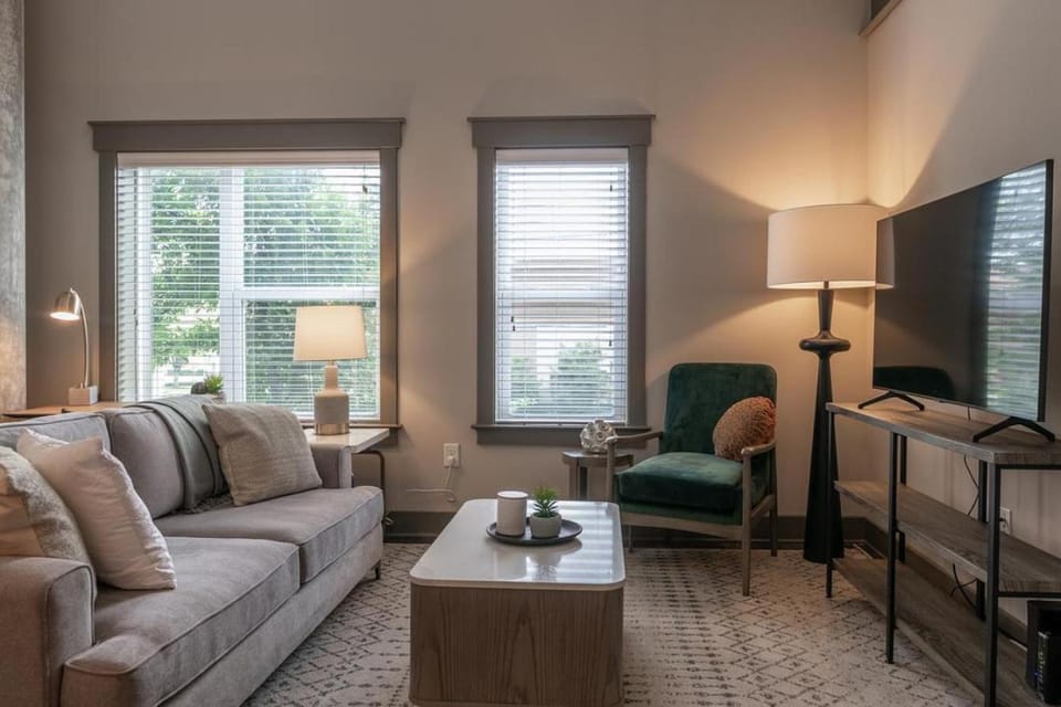 Landing Modern Apartment with Amazing Amenities (ID4487X26) Apartment in Dallas
