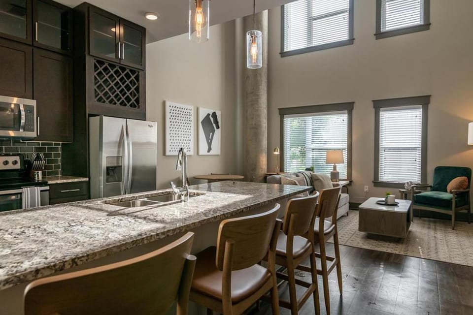 Landing Modern Apartment with Amazing Amenities (ID4487X26) Apartment in Dallas