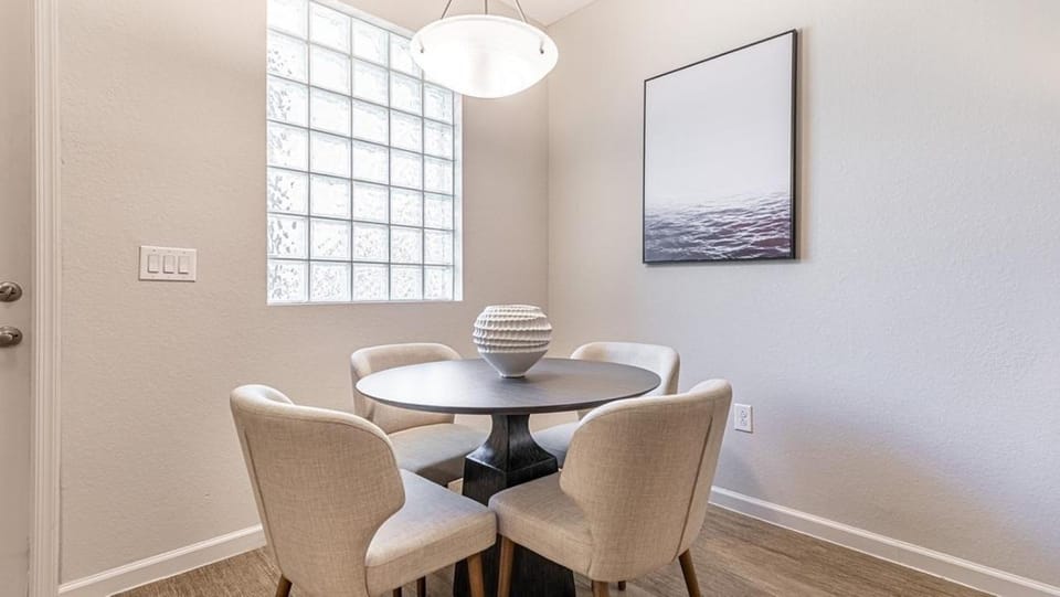 Landing Modern Apartment with Amazing Amenities (ID8053X00) Apartment in Fort Myers