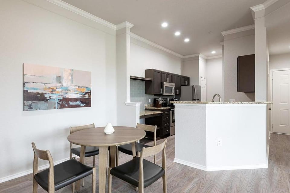 Landing Modern Apartment with Amazing Amenities (ID5003X26) Apartment in Lakeway