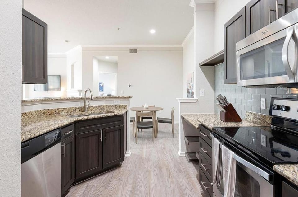 Landing Modern Apartment with Amazing Amenities (ID5003X26) Apartment in Lakeway