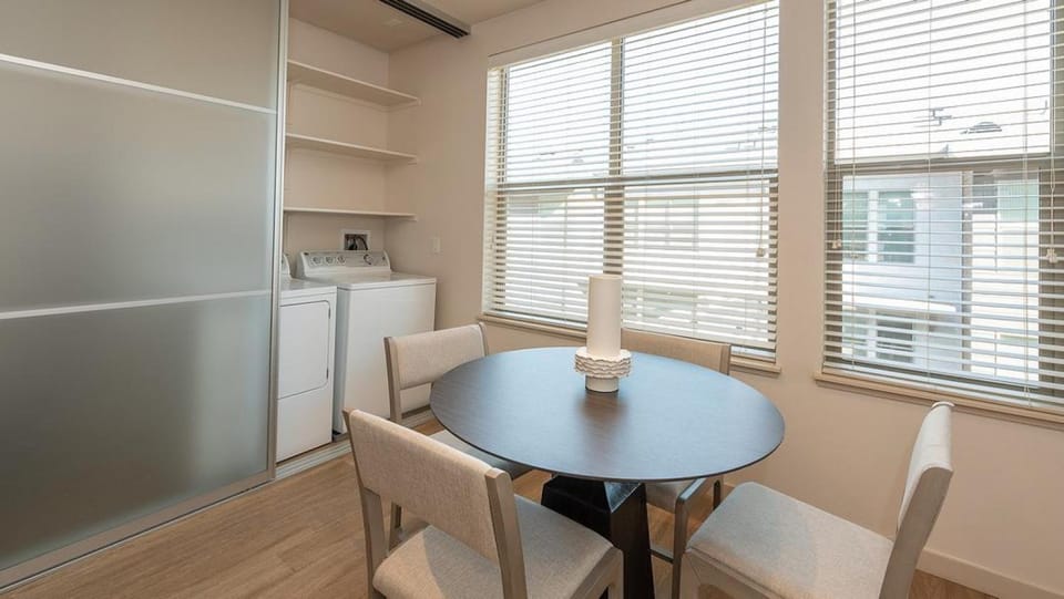 Landing Modern Apartment with Amazing Amenities (ID6842X82) Apartment in West Sacramento