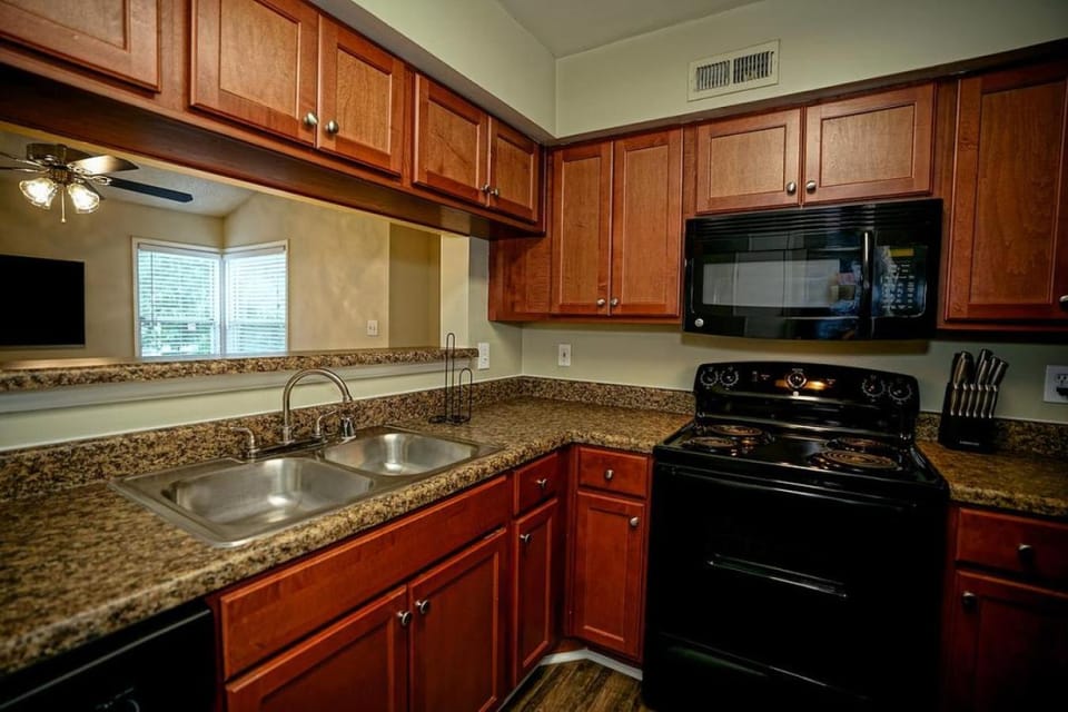 Landing Modern Apartment with Amazing Amenities (ID3351) Apartment in Vestavia Hills