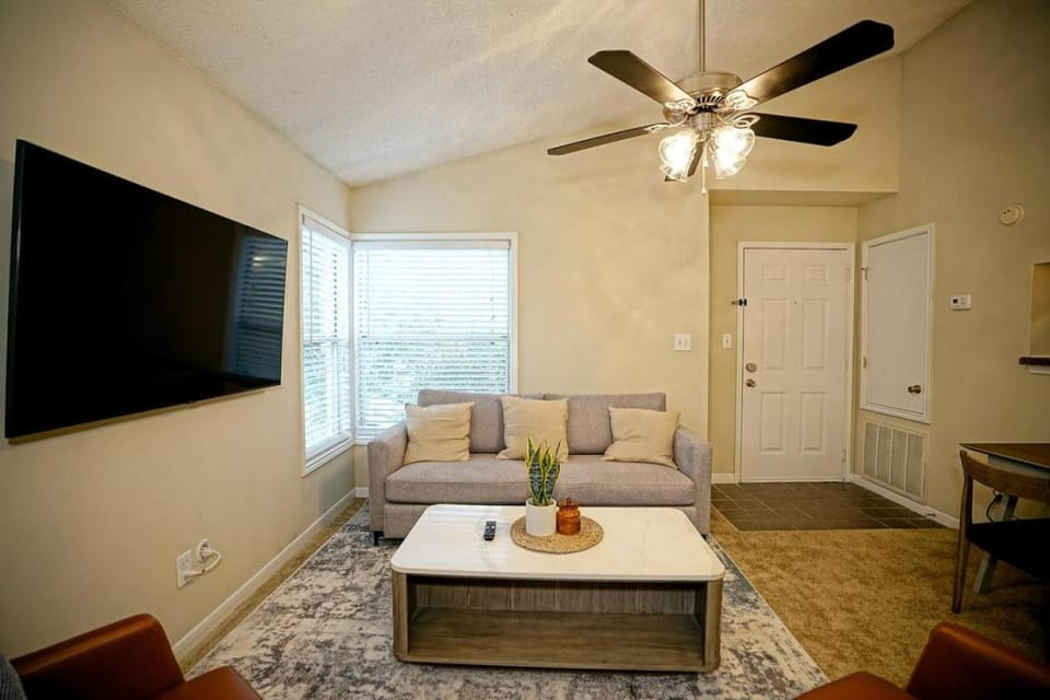 Landing Modern Apartment with Amazing Amenities (ID3351) Apartment in Vestavia Hills
