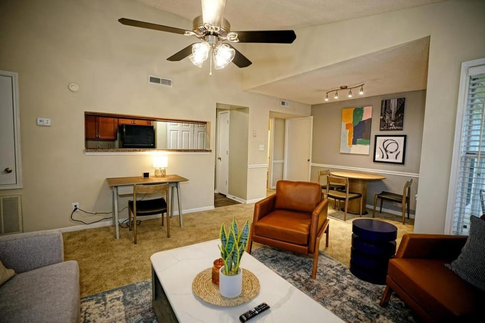 Landing Modern Apartment with Amazing Amenities (ID3351) Apartment in Vestavia Hills
