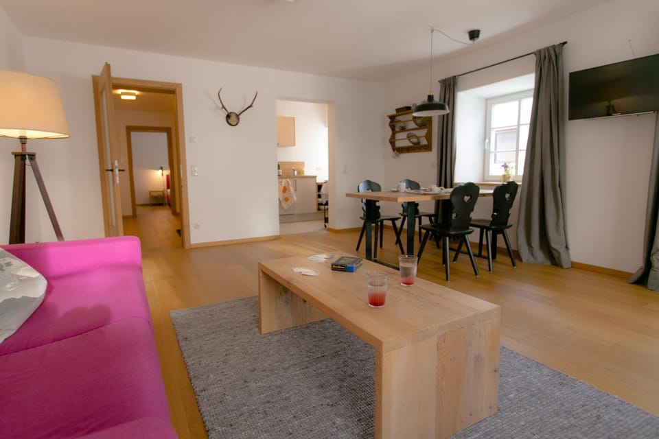 Living room, Photo of the whole room