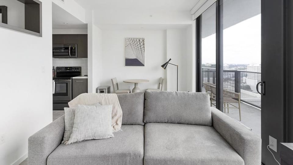 Landing - Modern Apartment with Amazing Amenities (ID1401X727) Apartment in Fort Lauderdale