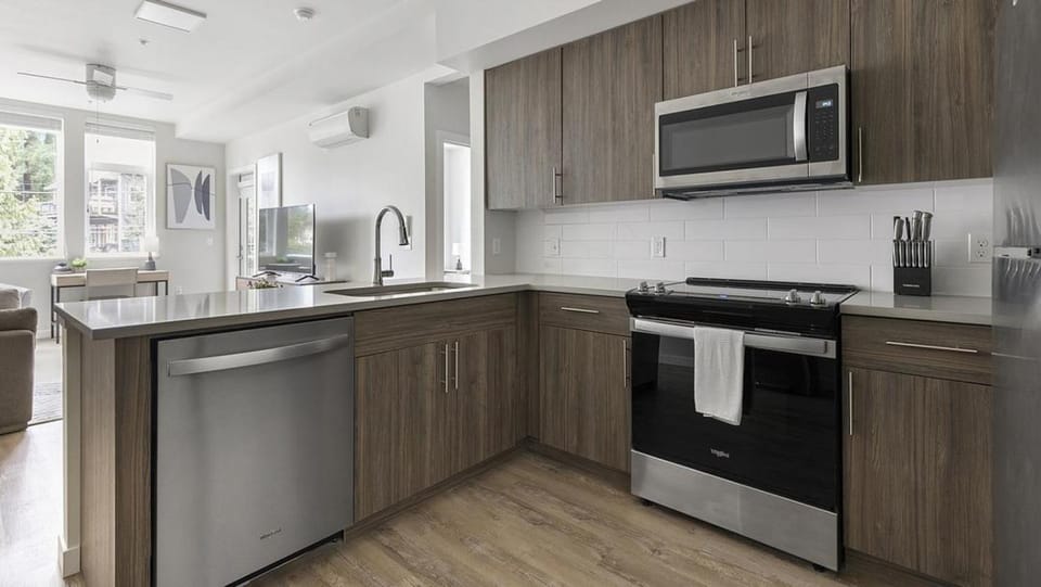 Landing - Modern Apartment with Amazing Amenities (ID1403X373) Apartment in Portland