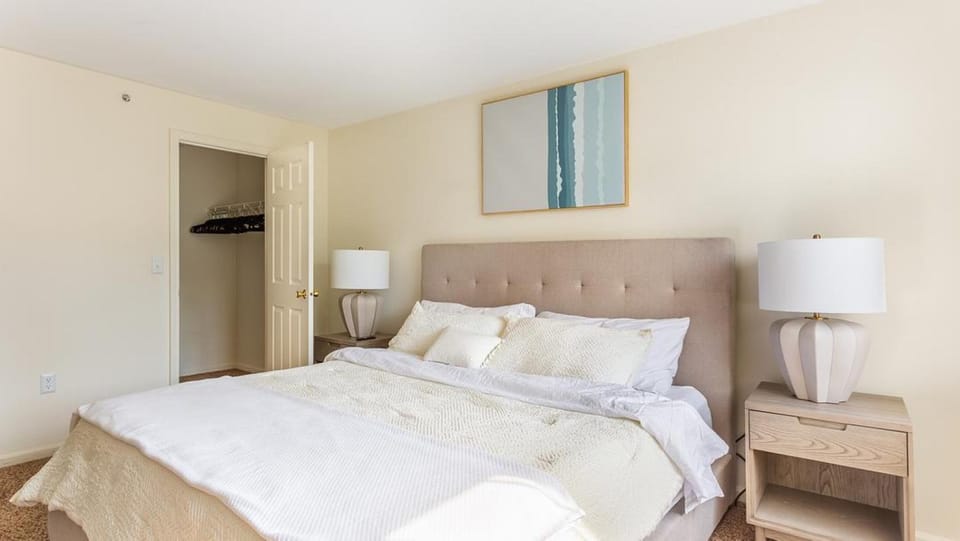 Landing Modern Apartment with Amazing Amenities (ID4410X79) Apartment in Pike Township