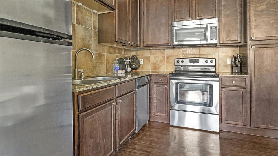 Landing Modern Apartment with Amazing Amenities (ID7815X22) Apartment in El Paso