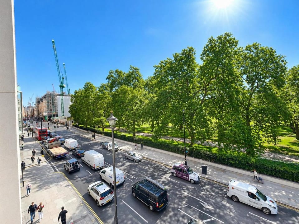 Nearby landmark, Day, Neighbourhood, City view, Landmark view, Street view