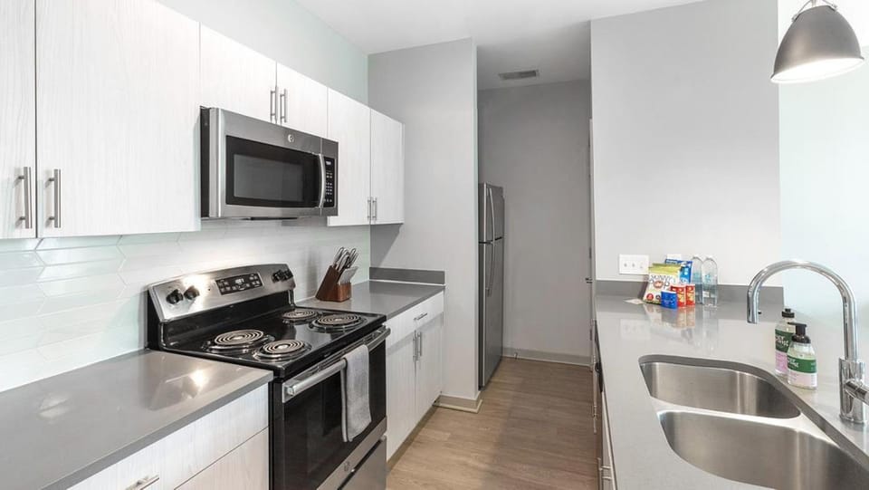 Landing Modern Apartment with Amazing Amenities (ID1170X581) Apartment in Indiana
