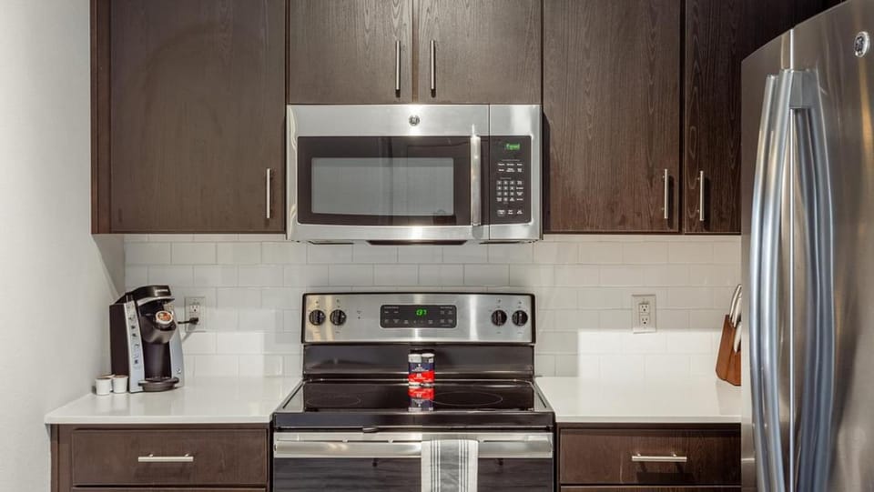 Landing Modern Apartment with Amazing Amenities (ID7345X71) Apartment in Austin