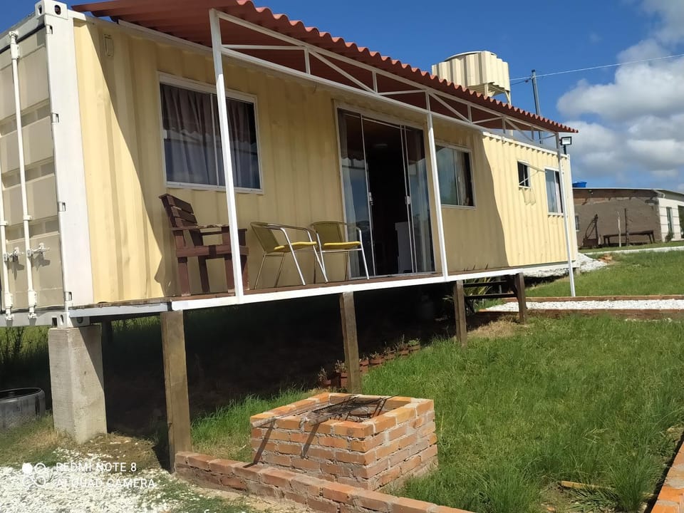 Casa Container Amarela Villa in Uruguay