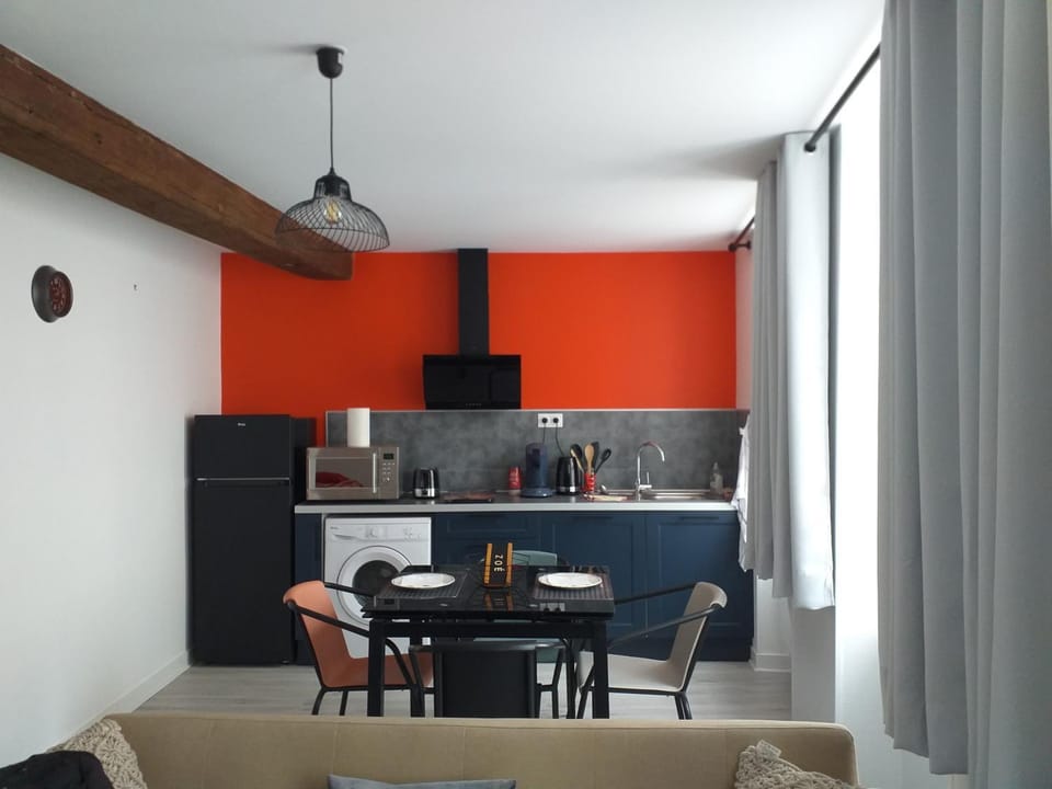 Dining area, minibar, pet friendly, stove