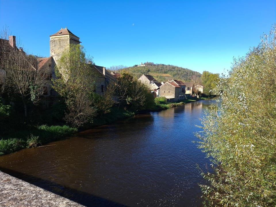 Nearby landmark, Natural landscape
