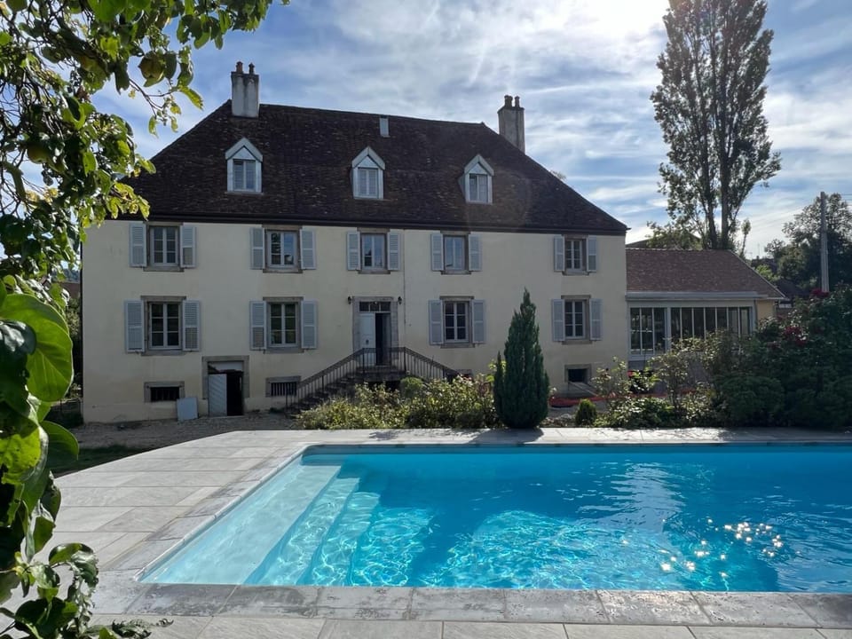 Property building, Garden, Pool view, Swimming pool, Swimming pool