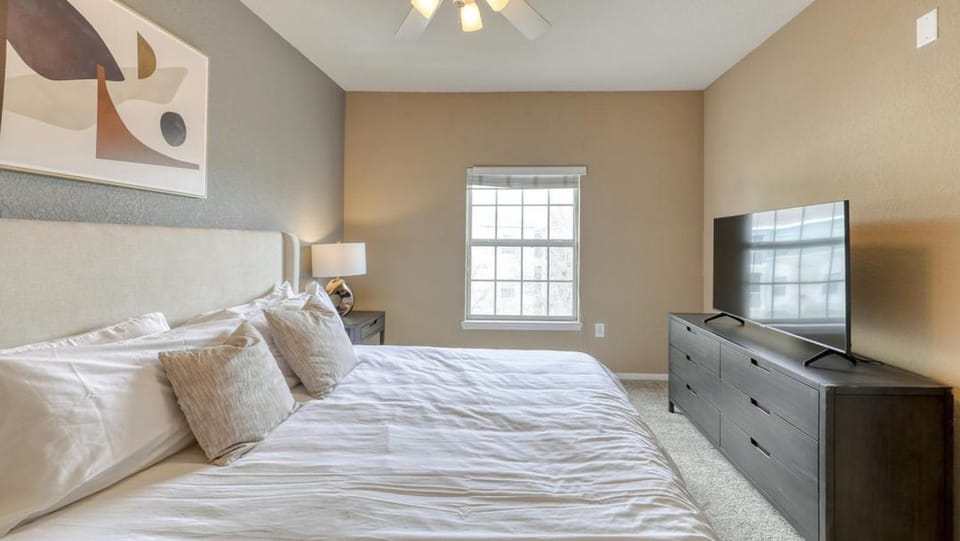 Landing Modern Apartment with Amazing Amenities (ID8573X64) Apartment in Pinellas Park