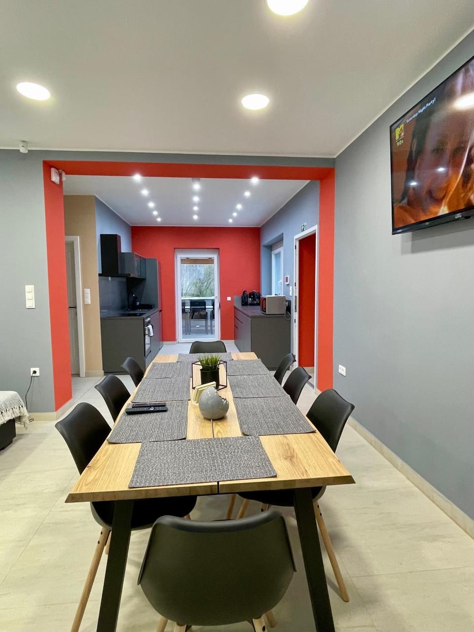 Communal lounge/ TV room, Kitchen or kitchenette, Living room, Dining area, Evening entertainment