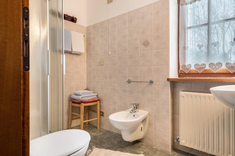 Bathroom, Living room