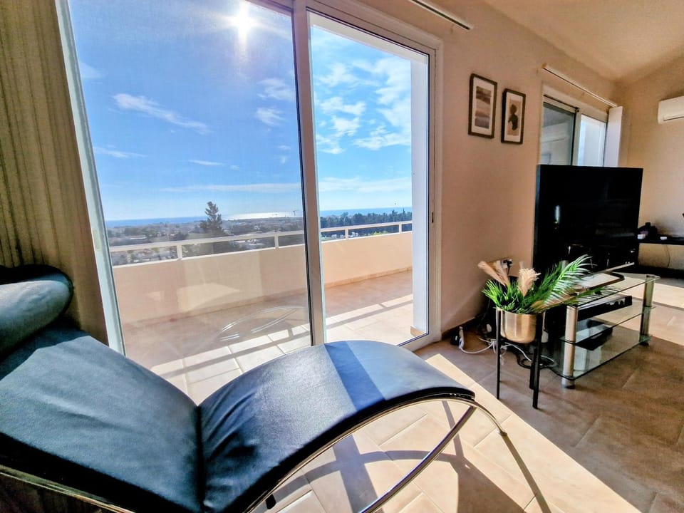 View (from property/room), Living room, Seating area