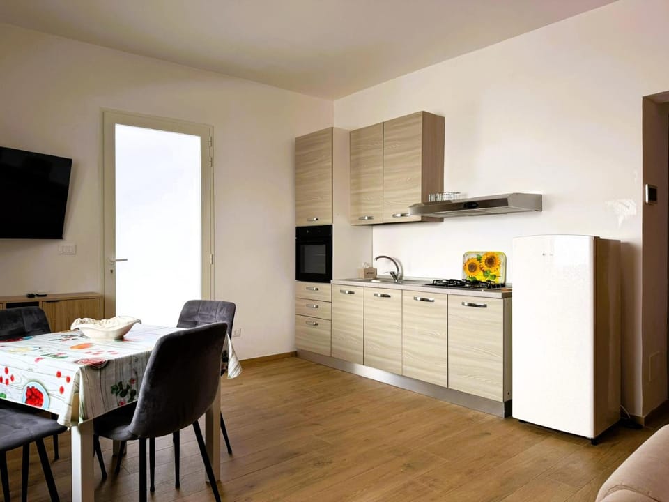 TV and multimedia, Kitchen or kitchenette, Dining area, oven, pet friendly