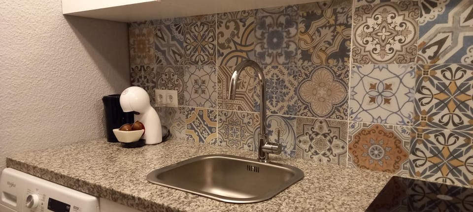 Coffee/tea facilities, Kitchen or kitchenette