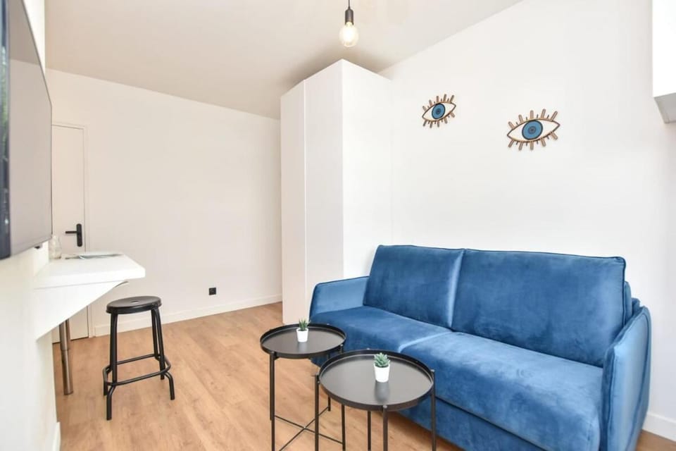 Modern 2BD apartment in Parc Belleville Apartment in Paris