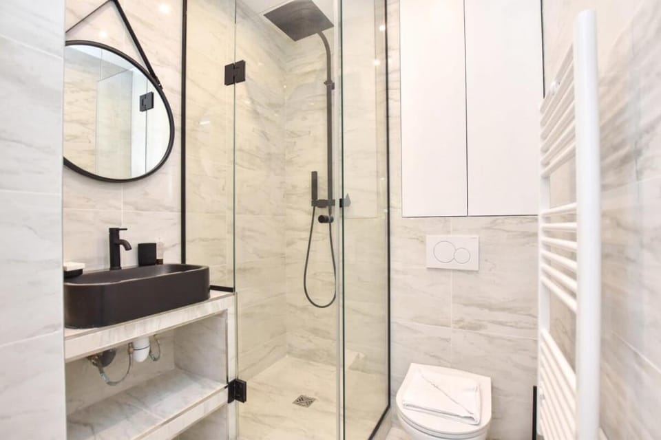Modern 2BD apartment in Parc Belleville Apartment in Paris