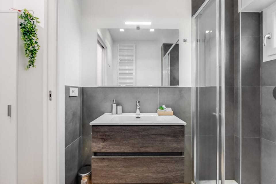 Shower, Bathroom