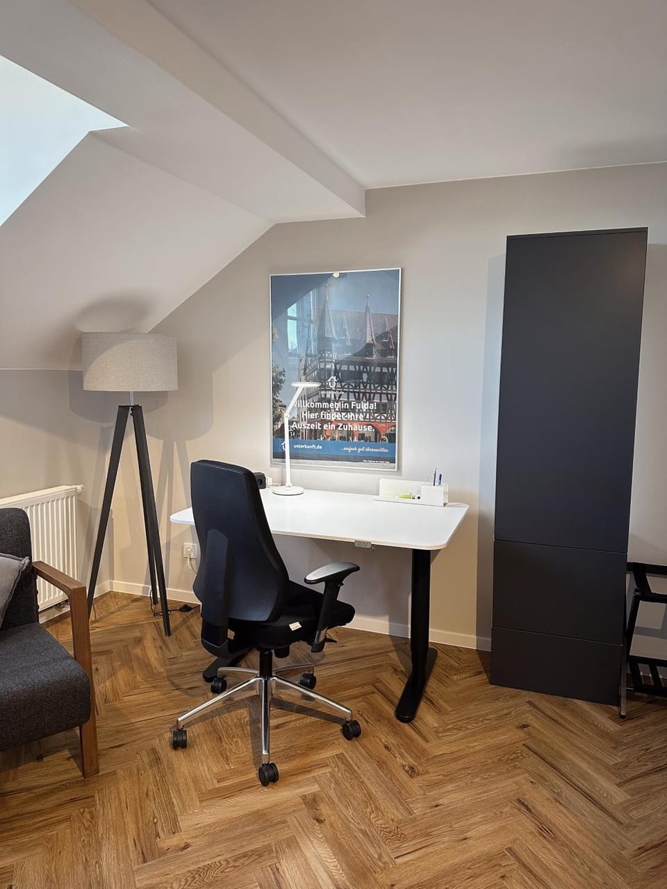 Photo of the whole room, Meeting/conference room