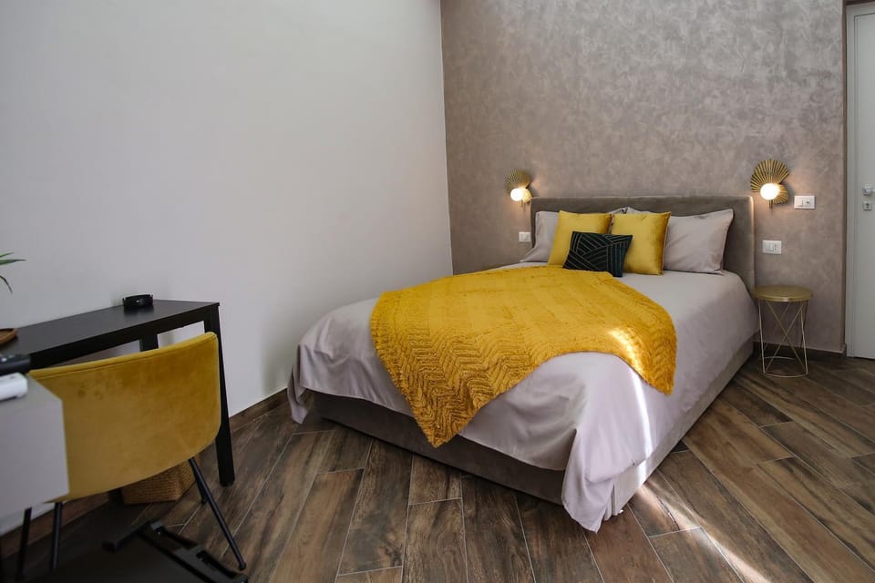 Bed, Photo of the whole room, Bedroom, hair dresser