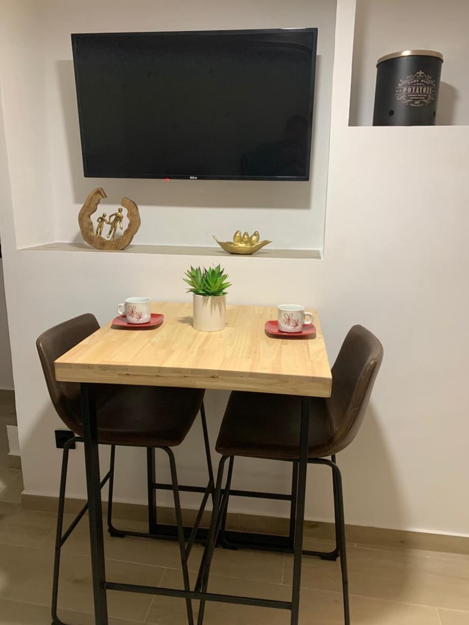TV and multimedia, Dining area
