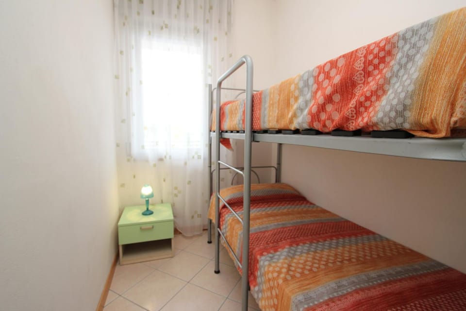 Bed, Bedroom, bunk bed