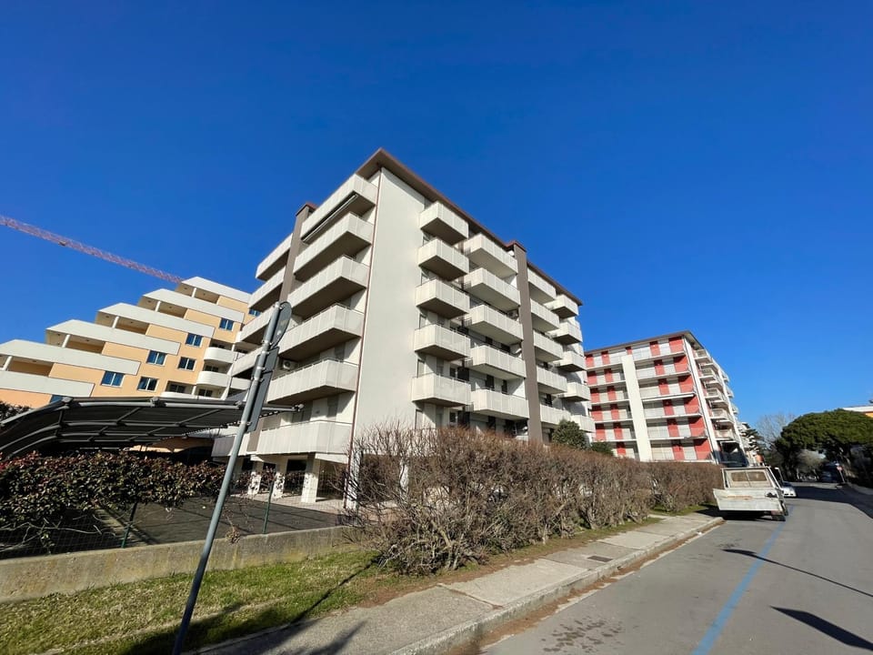 Property building, Neighbourhood, Parking