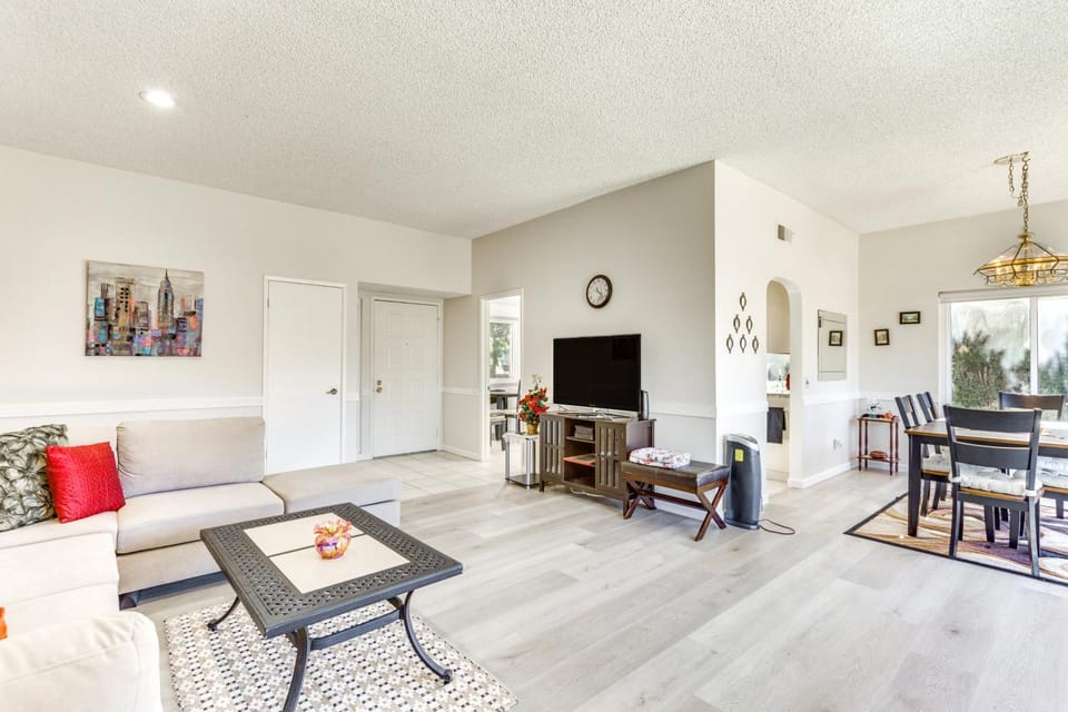 Pet-Friendly Palm Desert Condo w/ Pool Access! House in Indian Wells