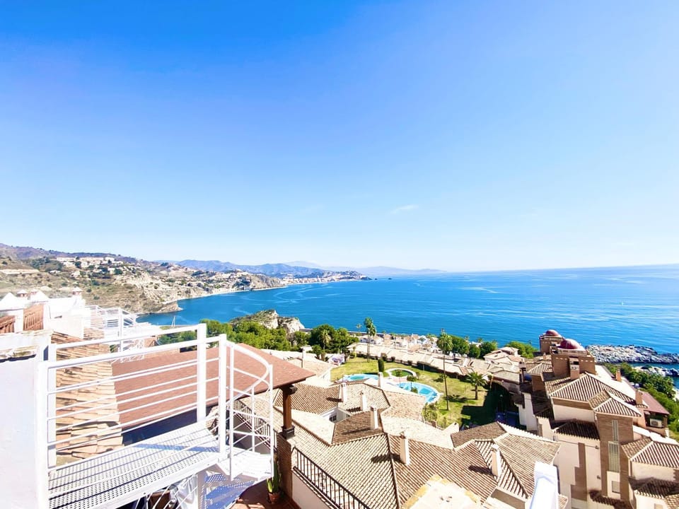 Ático -Penthouse Jardines de Adnania en Marina del Este con vistas al mar Apartment in Costa Tropical