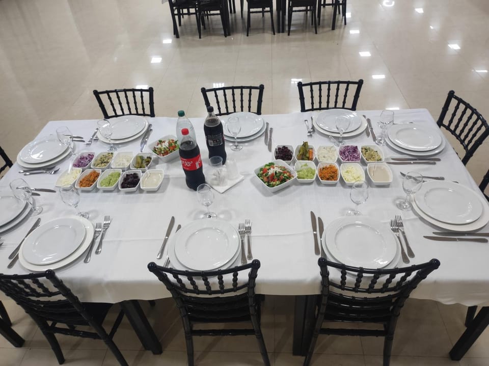 Restaurant/places to eat, Food and drinks, Food, Lunch, Dinner, Drinks