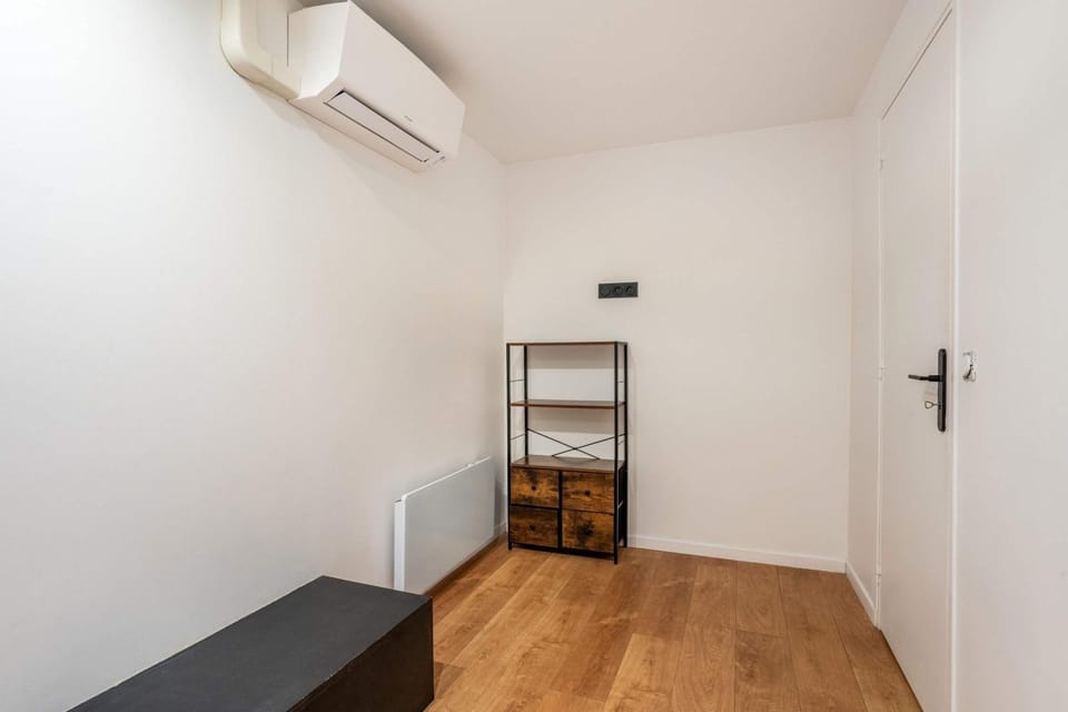 Modern and renovated apartment next to Sacré-Coeur Apartment in Paris