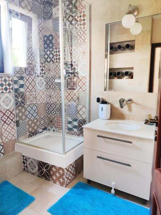 Old Town Bohemian Studio with garden view balcony Apartment in Bucharest