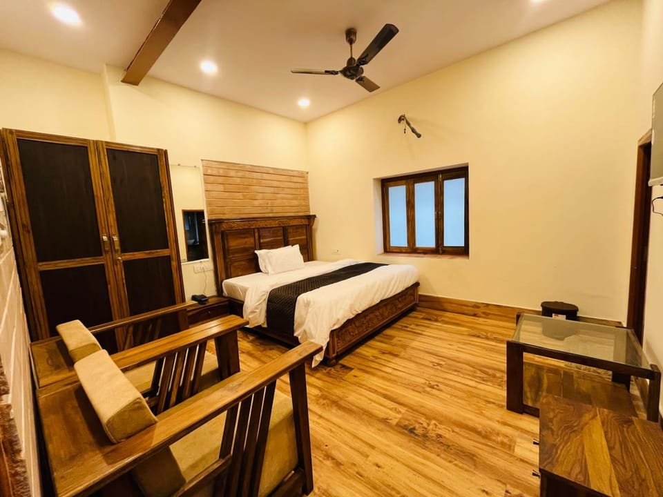 Bed, Photo of the whole room, Bedroom, air conditioner