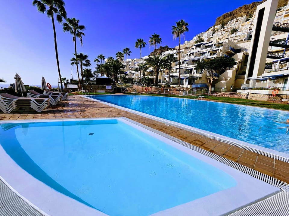 Pool view, Swimming pool