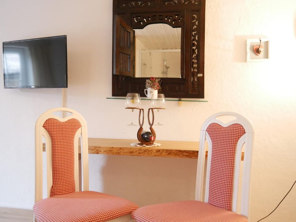 Bathroom, TV and multimedia