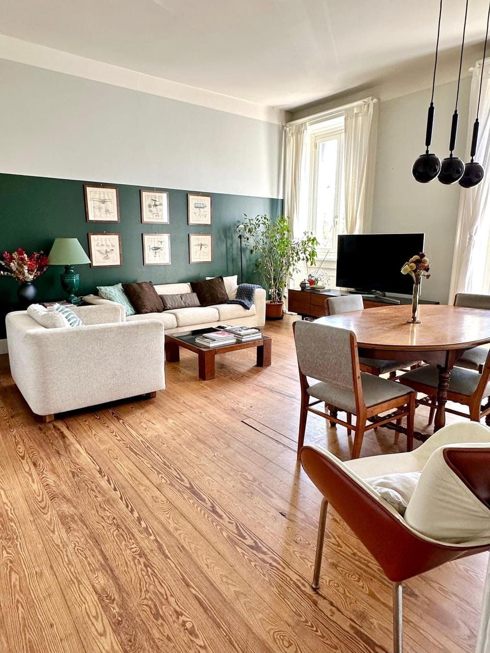 Living room, Seating area, Dining area